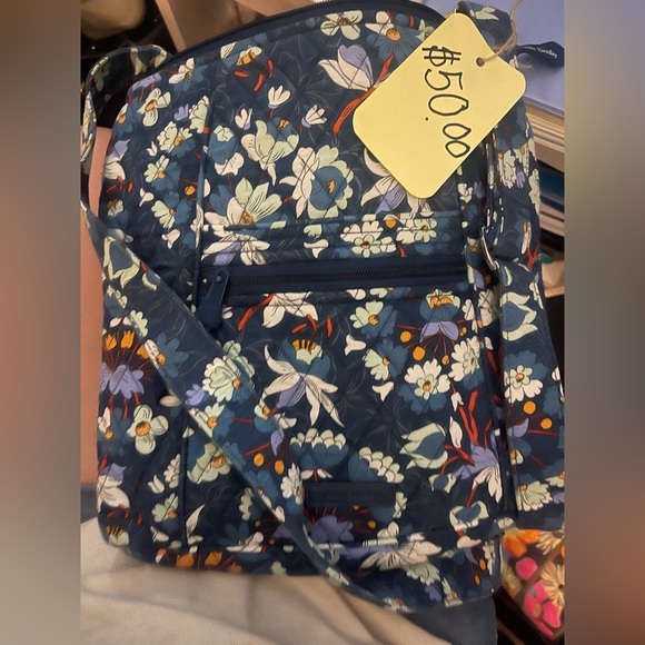 Vera Bradley Multicolor flower patter crossbody purse - Picture 1 of 6